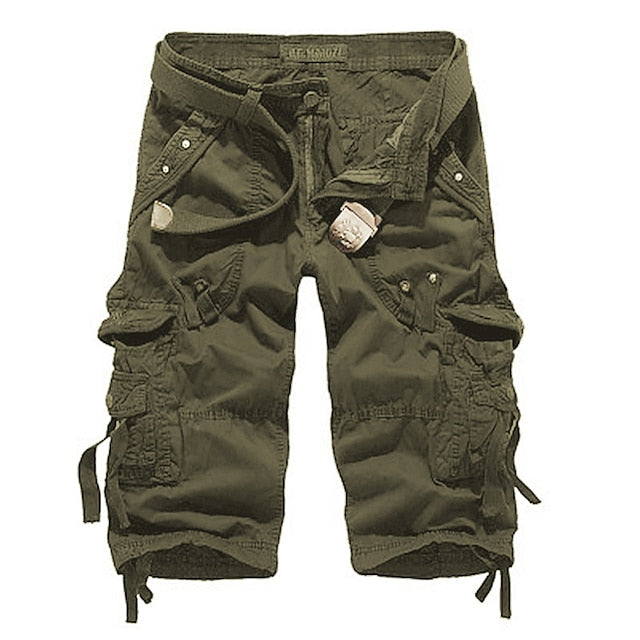 Men's cotton cargo shorts front zip closure detail