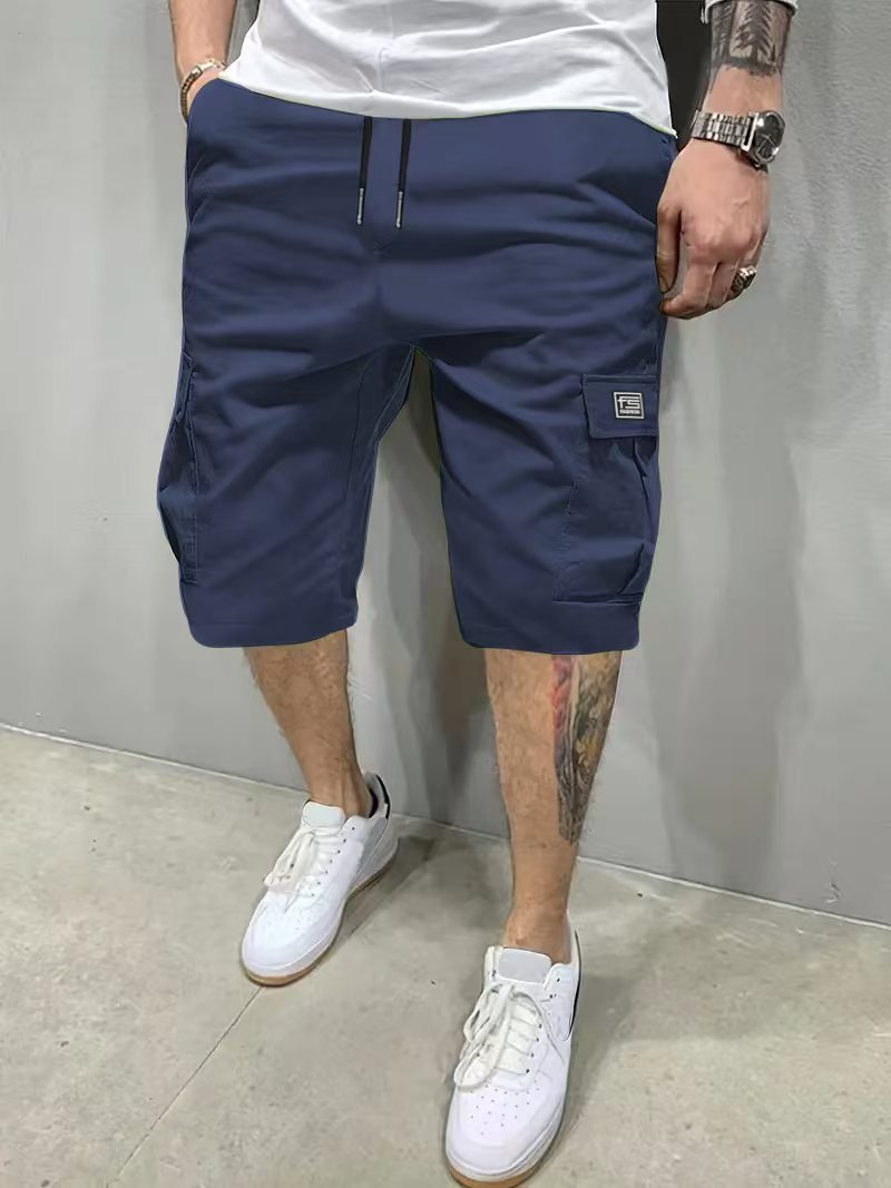 Multi-pocket tactical cargo shorts for men, side cargo pocket detail